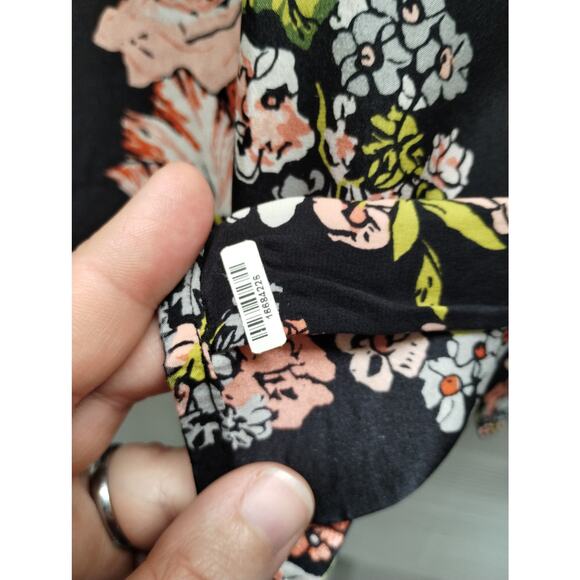 Equipment Femme Women's Size XS/TP Silk Black Floral Long Sleeve Button Up Shirt - Picture 5 of 7